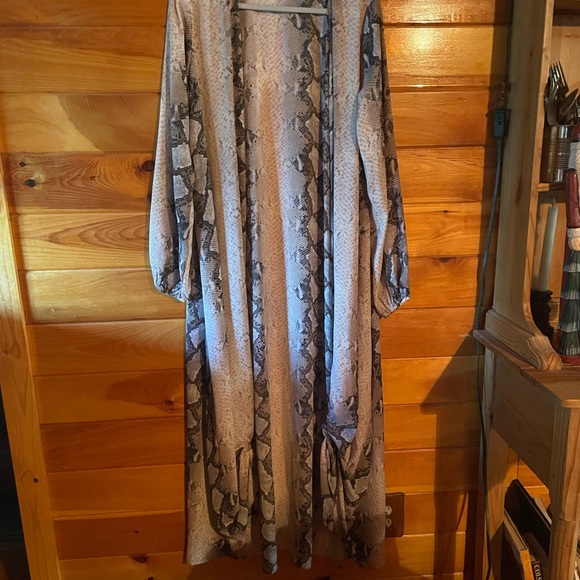 Duster/Kimono snake skin pattern - Picture 2 of 5